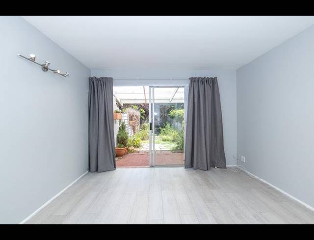 2 BEDROOM TOWNHOUSE FOR SALE IN PLUMSTEAD